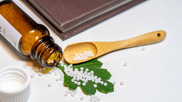 Homéopathie et Covid-19 : quel remède pour quelle personne ?